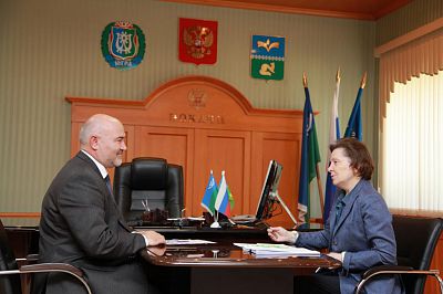 Глава Покачей Владимир Степура доложил губернатору о решении социально-экономических задач муниципалитета